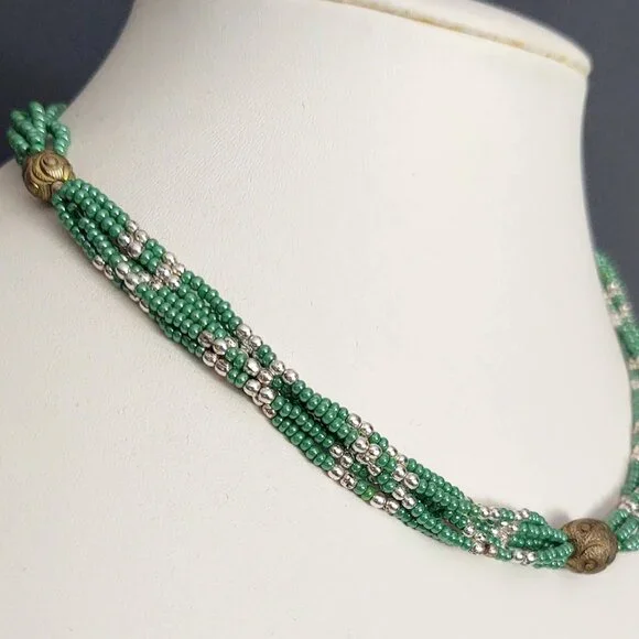 Vintage green and silver seed bead choker with matte gold beads - Picture 4 of 10